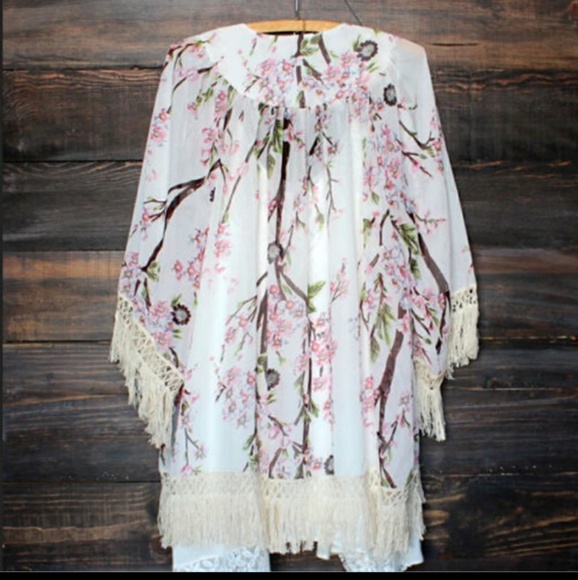 Pretty NEW kimono scarf wrap w fringe MUMU COMFY - Picture 4 of 7